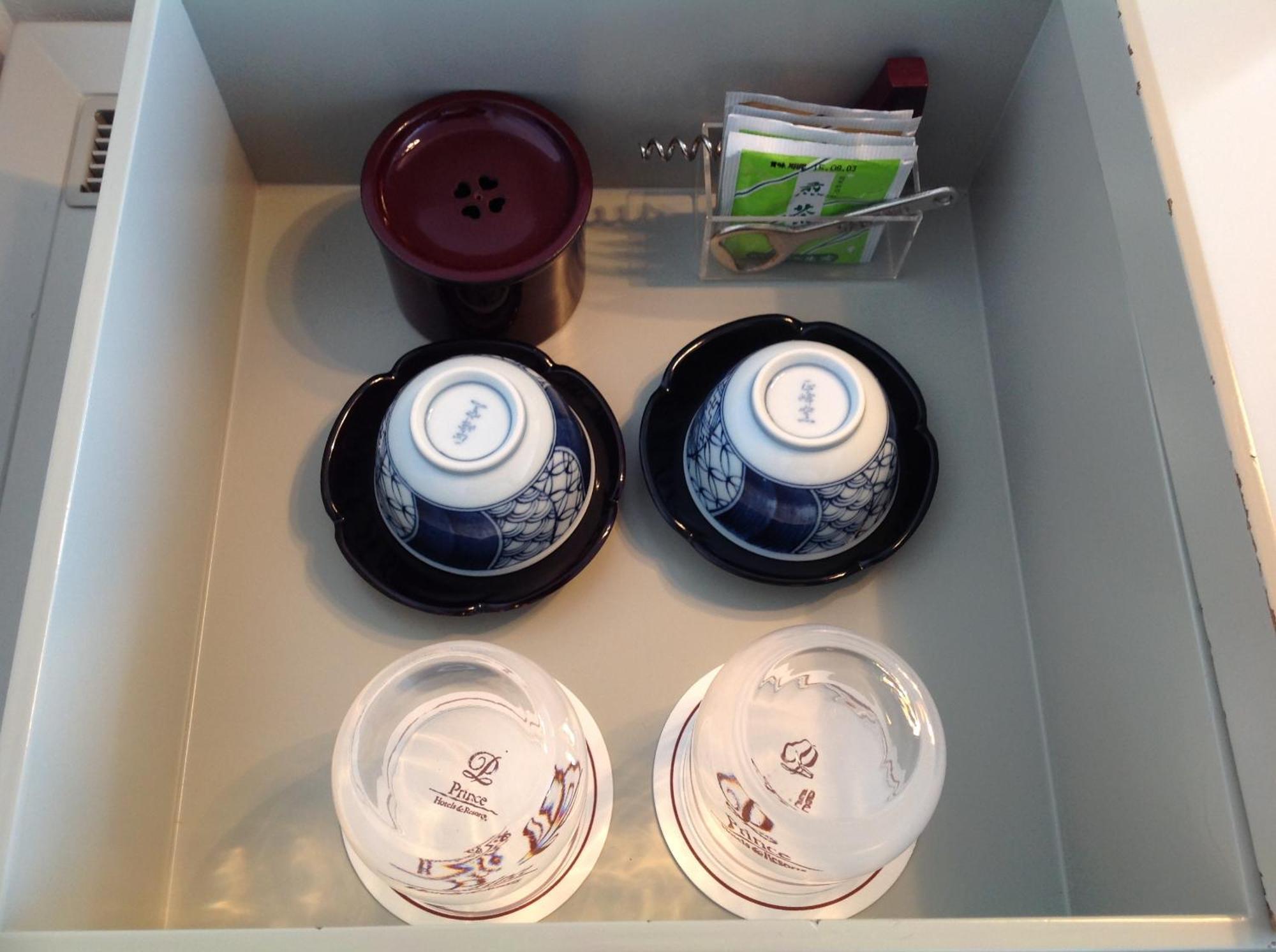 Shin Furano Prince Hotel Room photo A tea set in a drawer